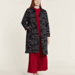 PEPALOVES <BR><BR>IMPERMEÁVEL PEPA - CASACO MIDI CISNES - PRETO