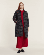 PEPALOVES <BR><BR>IMPERMEÁVEL PEPA - CASACO MIDI CISNES - PRETO