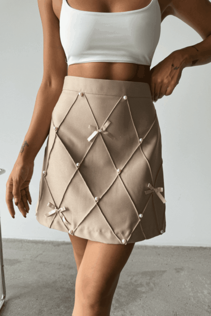 MINI SAIA C/ PÉROLAS BEGE ELLA BY TAM