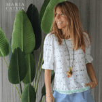 BLUSA TRABALHADA BRANCO PÉROLA COM DETALHE VERDE MARIA CATITA - TAM U