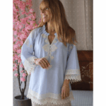 BLUSA/TÚNICA AZUL CLARO COM RENDA MARIA CATITA - TAM U