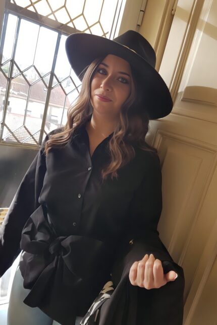 CAMISA PRETA C/ CINTO LARGO ELLA BY TAM