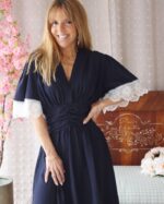 VESTIDO ASSIMÉTRICO AZUL ESCURO COM RENDA BRANCA MARIA CATITA - TAM U - Image 2