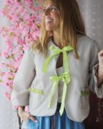 CASACO CURTO BEGE COM LACINHOS VERDE ALFACE MARIA CATITA - TAM U - Image 2