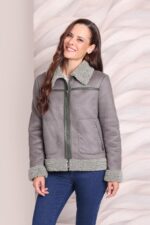 ROBERTO BASSI <BR><BR>CASACO CURTO COM PELO - VERDE