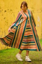 VESTIDO RISCAS FINAS MULTICOR TROPICAL BRASIL