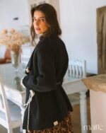 MAÏTTÈ <BR><BR> CASACO PRETO COM CINTO - TAM U - Image 4