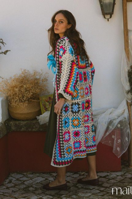 MAÏTTÈ <BR><BR> CASACO CROCHÉ MULTICOR - TAM U