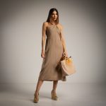 ELLA BY TAM <BR><BR>VESTIDO FRENTE CRUZADA BEGE - TAM U