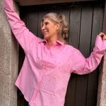 MAÏTTÈ <BR><BR> CAMISA COM PÉROLAS ROSA - TAM U