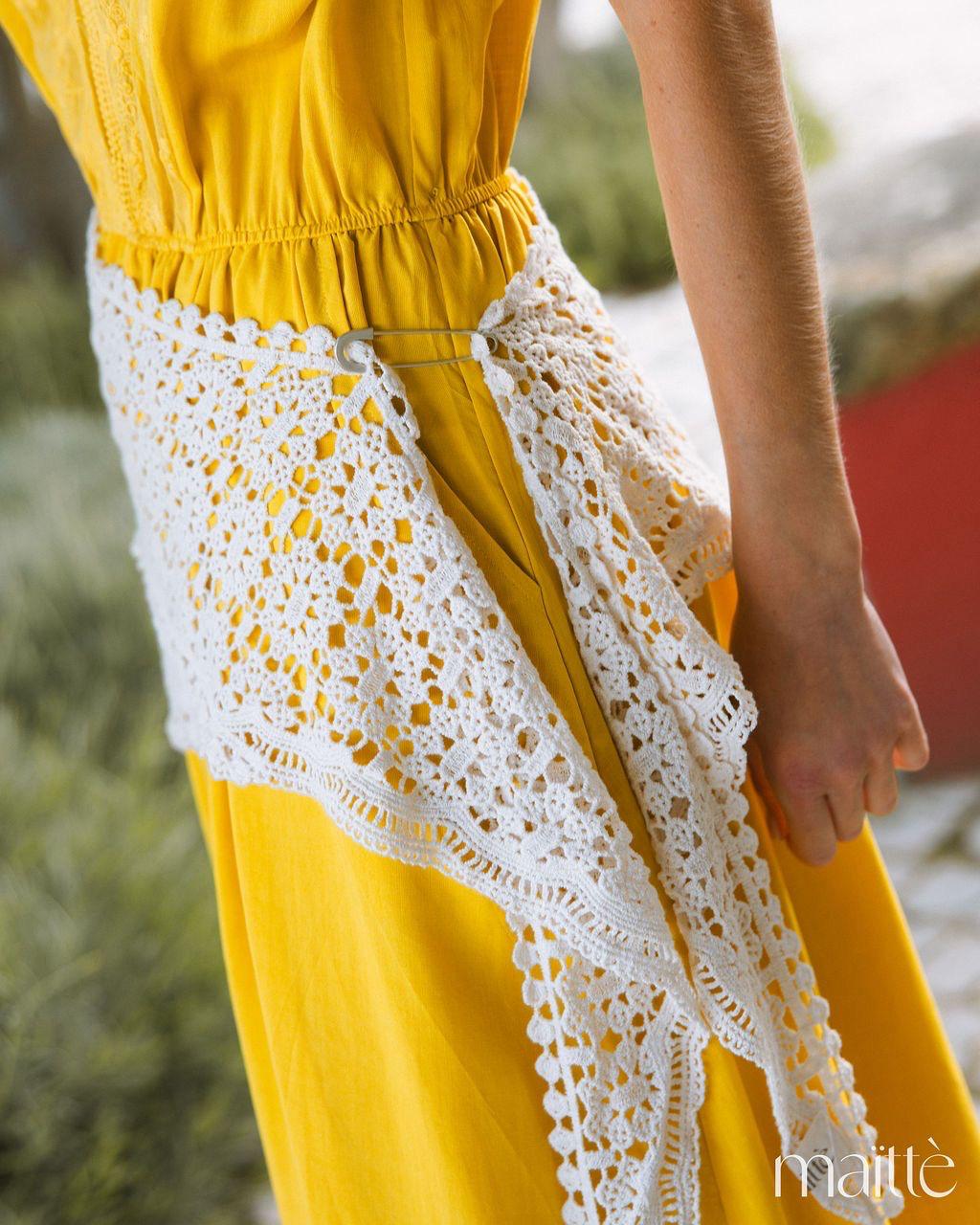 WhatsApp Image 2026-06-05 at 14.34.49 (2) MAÏTTÈ <BR><BR> LENÇO MAXI CROCHET COM ALFINETE - Image 1