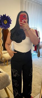 ELLA BY TAM <BR><BR> CALÇA BORDADA TAYA PRETO - Image 2