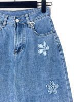 ELLA BY TAM <BR><BR> JEANS FLORES BORDADAS - Image 4