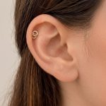 ELLA BY TAM <BR><BR> PIERCING CIRCULOS AÇO INOXIDÁVEL DOURADO