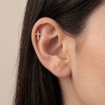ELLA BY TAM <BR><BR>PIERCING CRUZ AÇO INOXIDÁVEL DOURADO