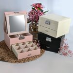 ELLA BY TAM <BR><BR> GUARDA-JOIAS COM GAVETA ROSA